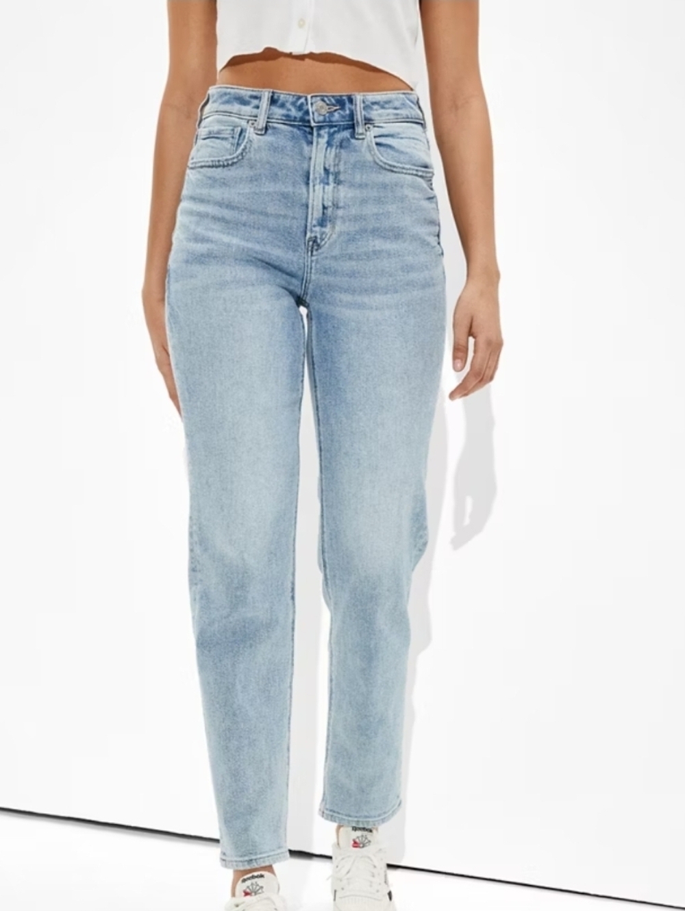 American Eagle Outfitters Light Wash Mom Straight Jean 6 X-long